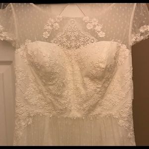 NWT boho or vintage-style wedding dress gown